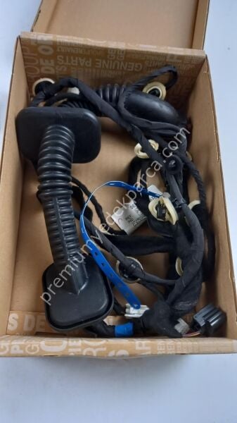 241240737R - kablo demeti, kapı