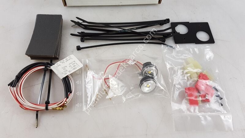 66651ADE00 - iç lamba