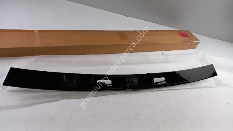 LR077721 - trim, bagaj bölümü