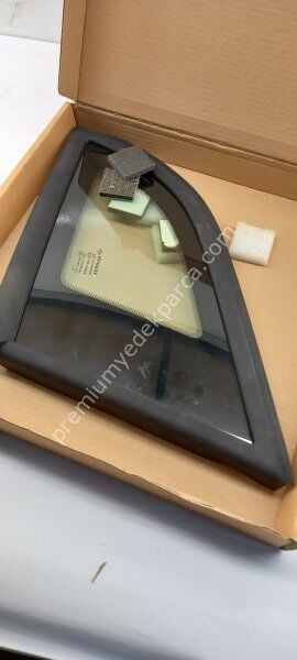 RENAULT 5823730 Yan Pencere