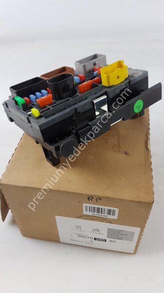 PEUGEOT/CITROEN 6518445 Sigorta kutusu