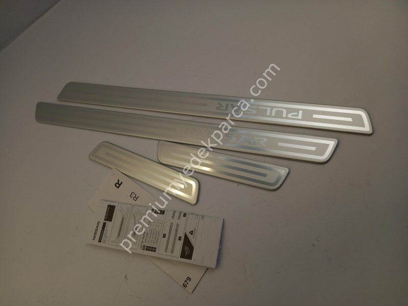 NISSAN 8718330 Eşik Trim Seti