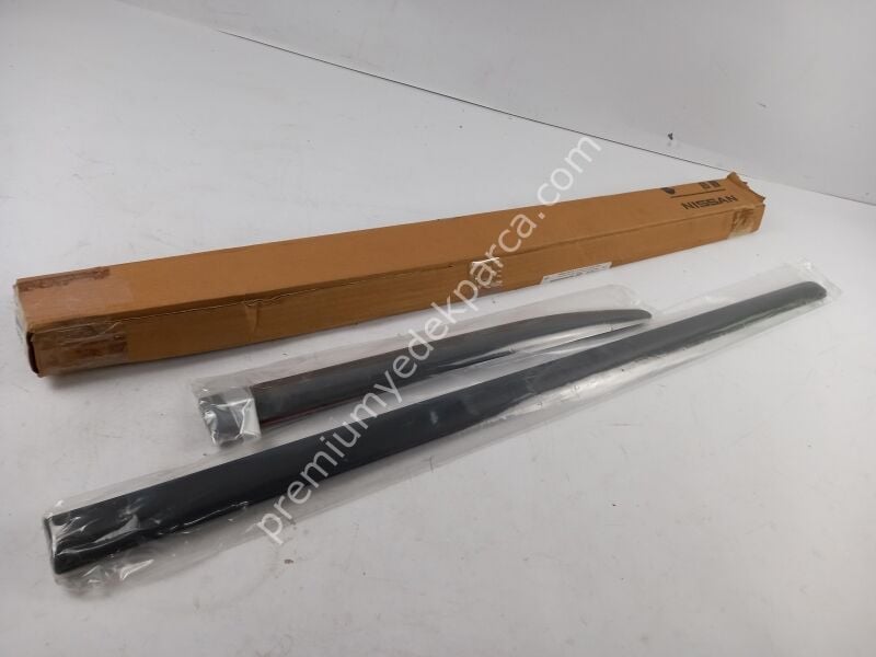 KE7601H000 - trim/koruyucu şerit seti, kapı