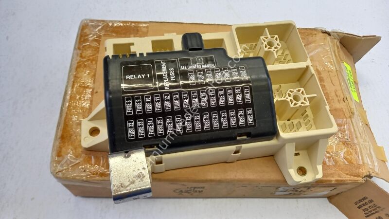 XR88432 - sigorta kutusu