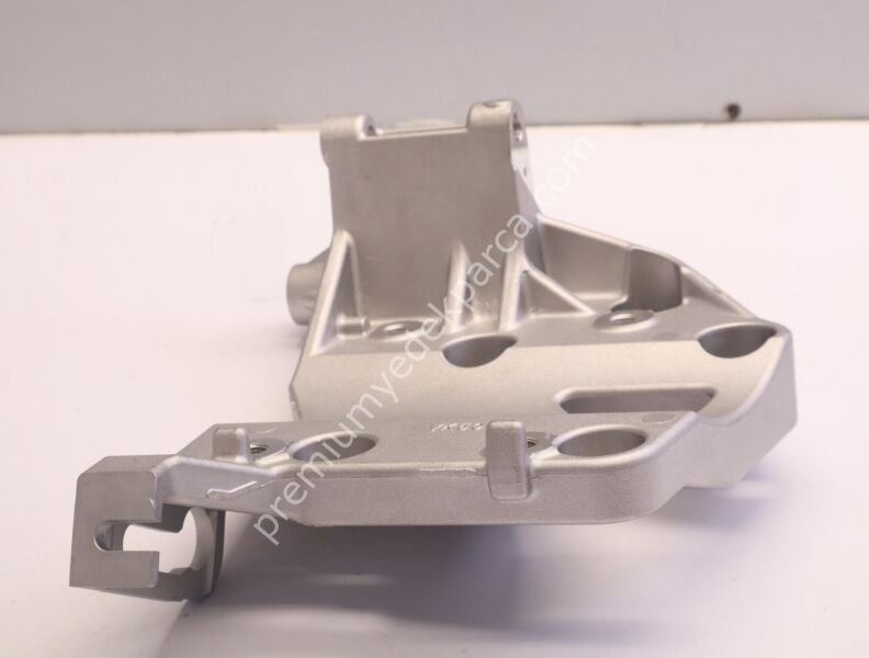 11910VK500 - alternatör braketi