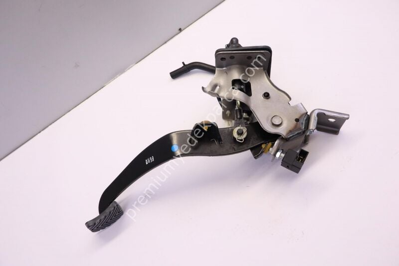 328022S050 - debriyaj pedalı