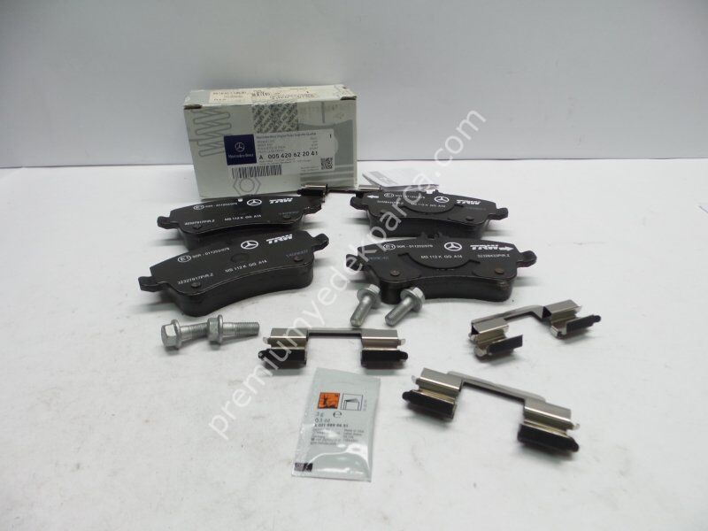 MERCEDES-BENZ 4315408 Fren Balata Seti