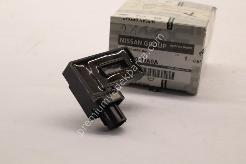 NISSAN 8348446 Sensör