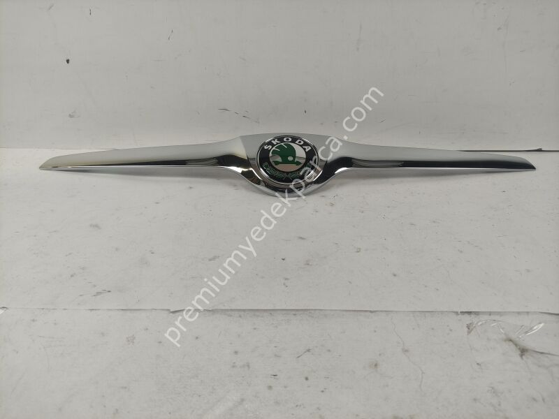 5J0853633A2ZZ - trim/koruyucu şerit, radyatör ızgarası