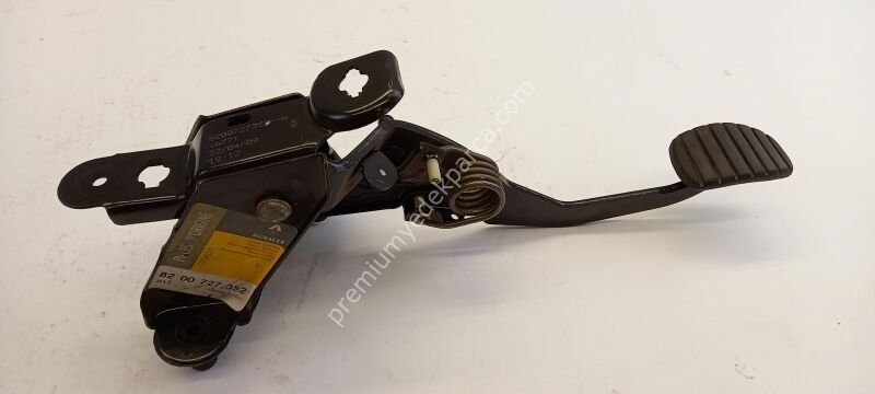 8200727352 - debriyaj pedalı