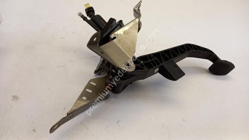 BP4S41300G - debriyaj pedalı