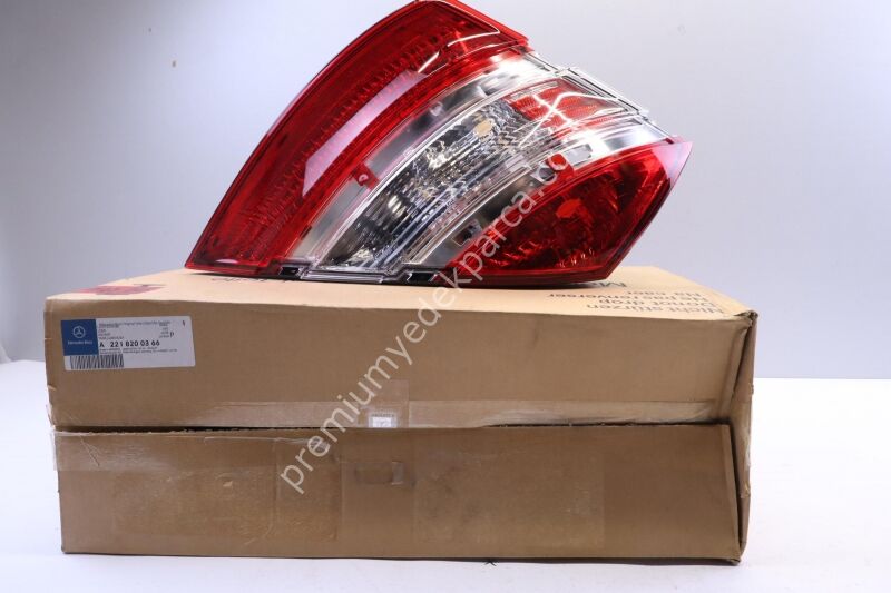 A2218200366 - kombine arka lamba