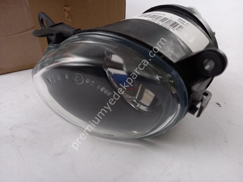 8D0941699B - sis farı