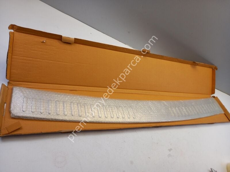 LR005037 - eşik trim, bagaj