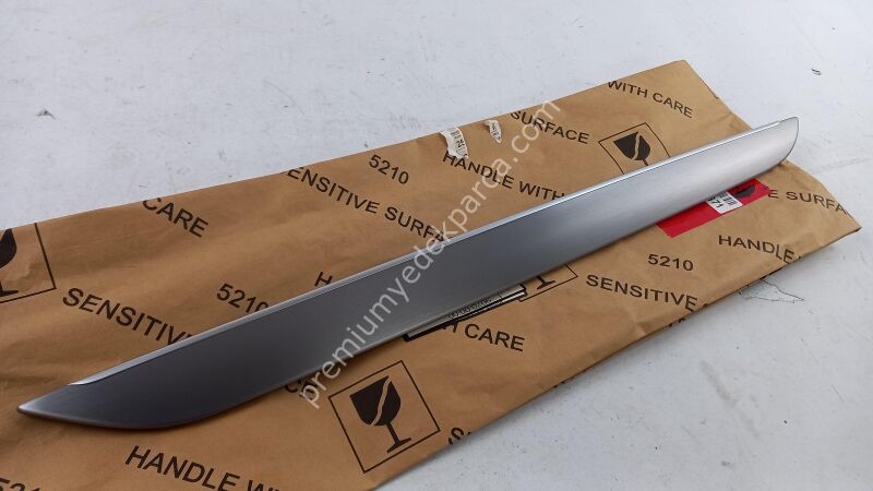 3C8867410ABWJ5 - süs trim