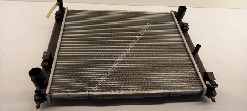 NISSAN 8249646 Radyatör, Motor Soğutma